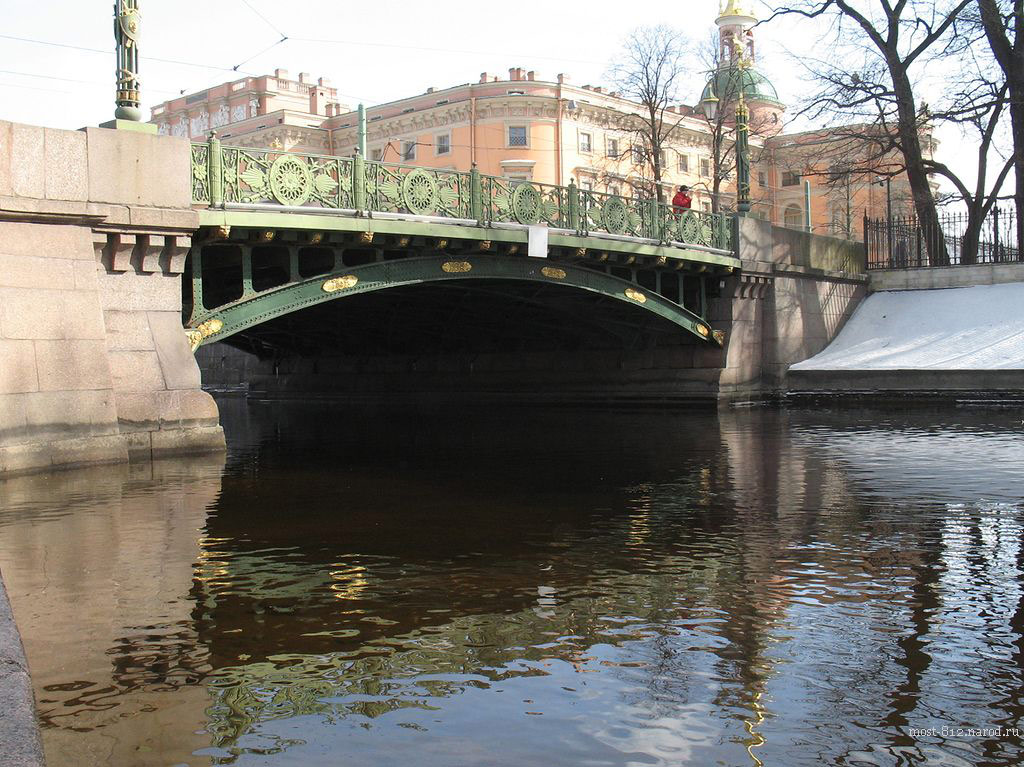 Первый Садовый мост через реку Мойка в Петербурге