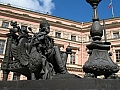 Памятник царю Павлу находящийся во внутреннем дворе Михайловского замка в Санкт-Петербурге
