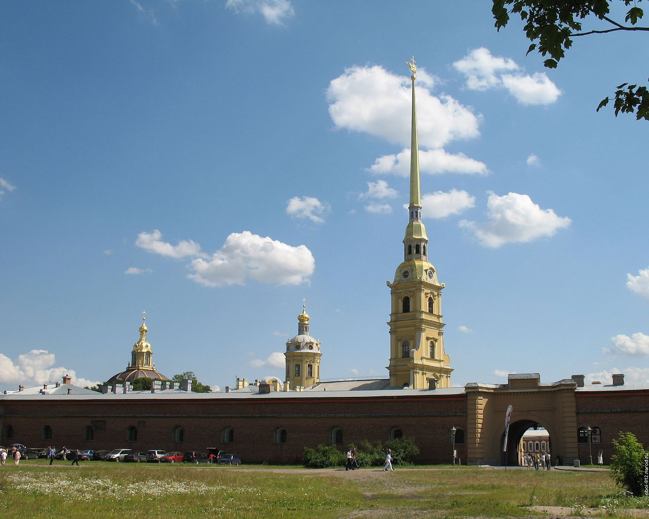 Петропавловский собор в Петропавловской крепости на Заячьем острове в Санкт-Петербурге