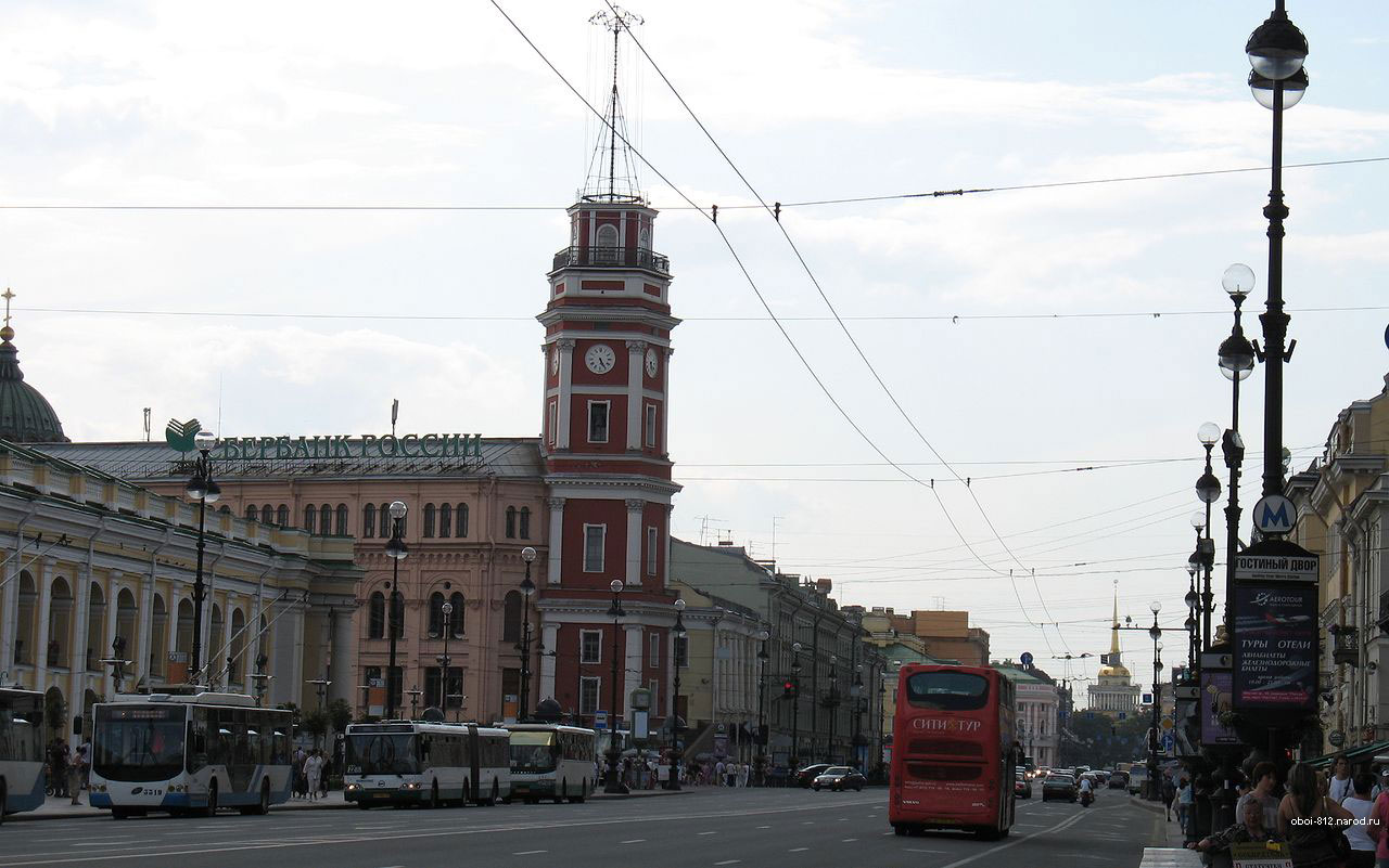 Башня городской думы на Невском проспекте в Петербурге